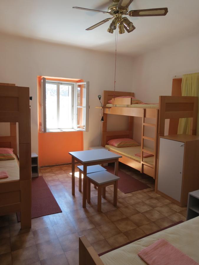Hi Hostel Veli Losinj Exterior photo