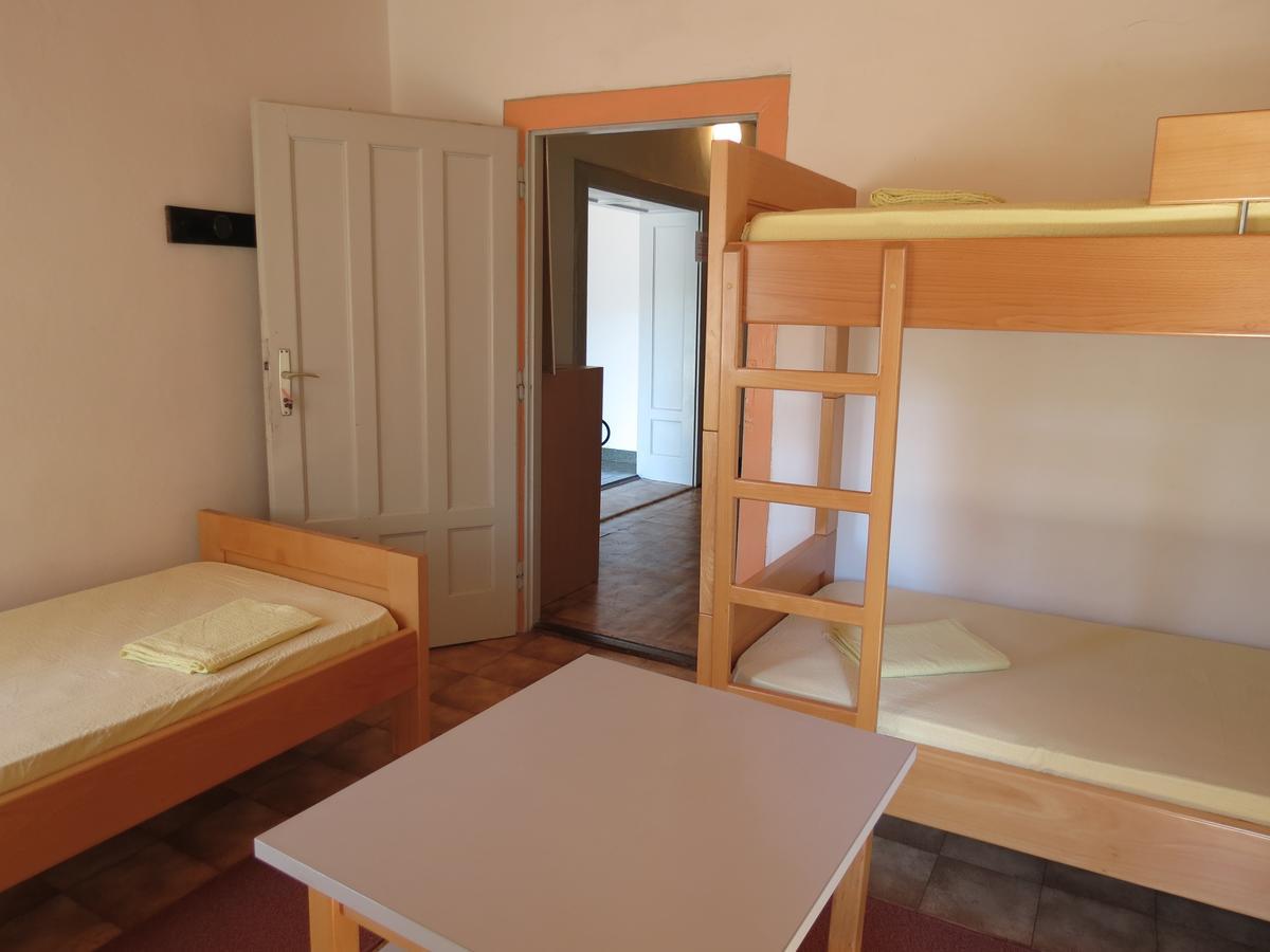 Hi Hostel Veli Losinj Exterior photo