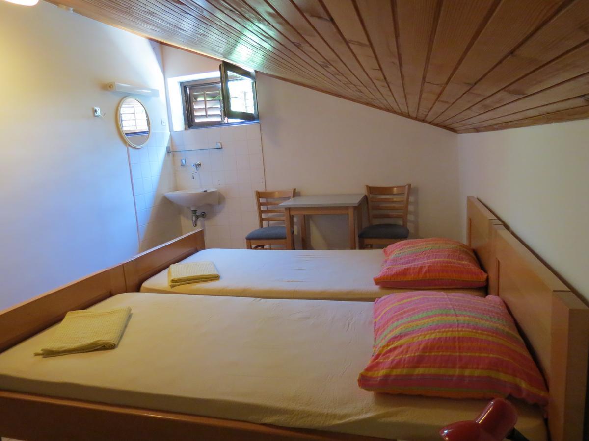 Hi Hostel Veli Losinj Exterior photo
