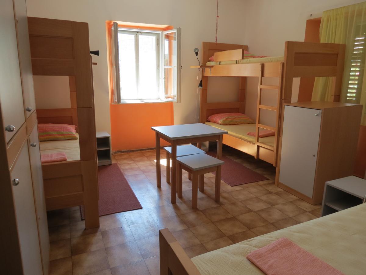 Hi Hostel Veli Losinj Exterior photo