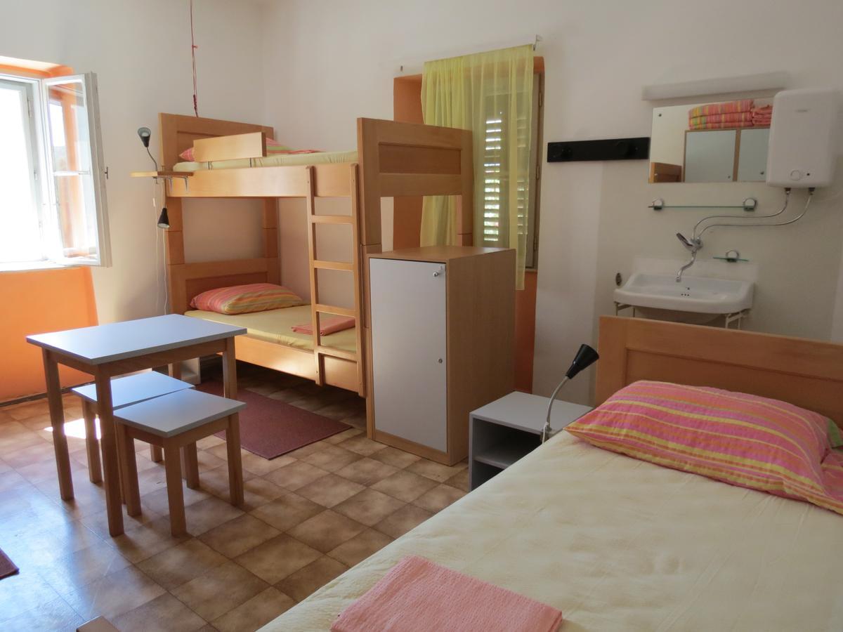 Hi Hostel Veli Losinj Exterior photo