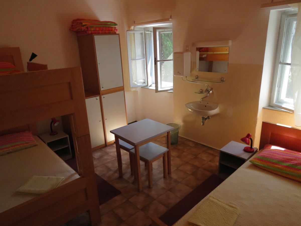Hi Hostel Veli Losinj Exterior photo