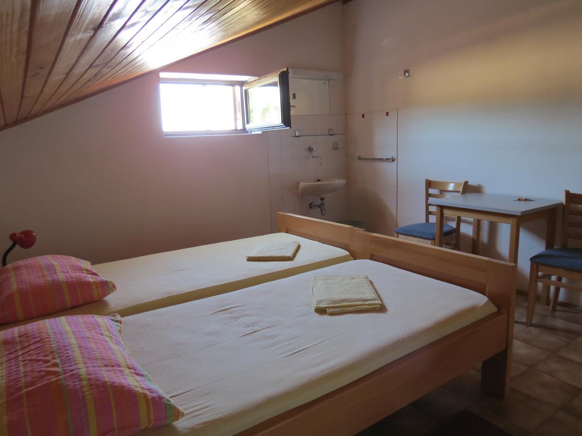 Hi Hostel Veli Losinj Exterior photo