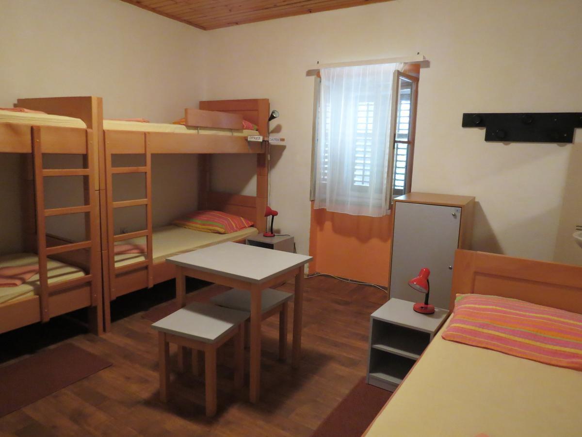 Hi Hostel Veli Losinj Exterior photo