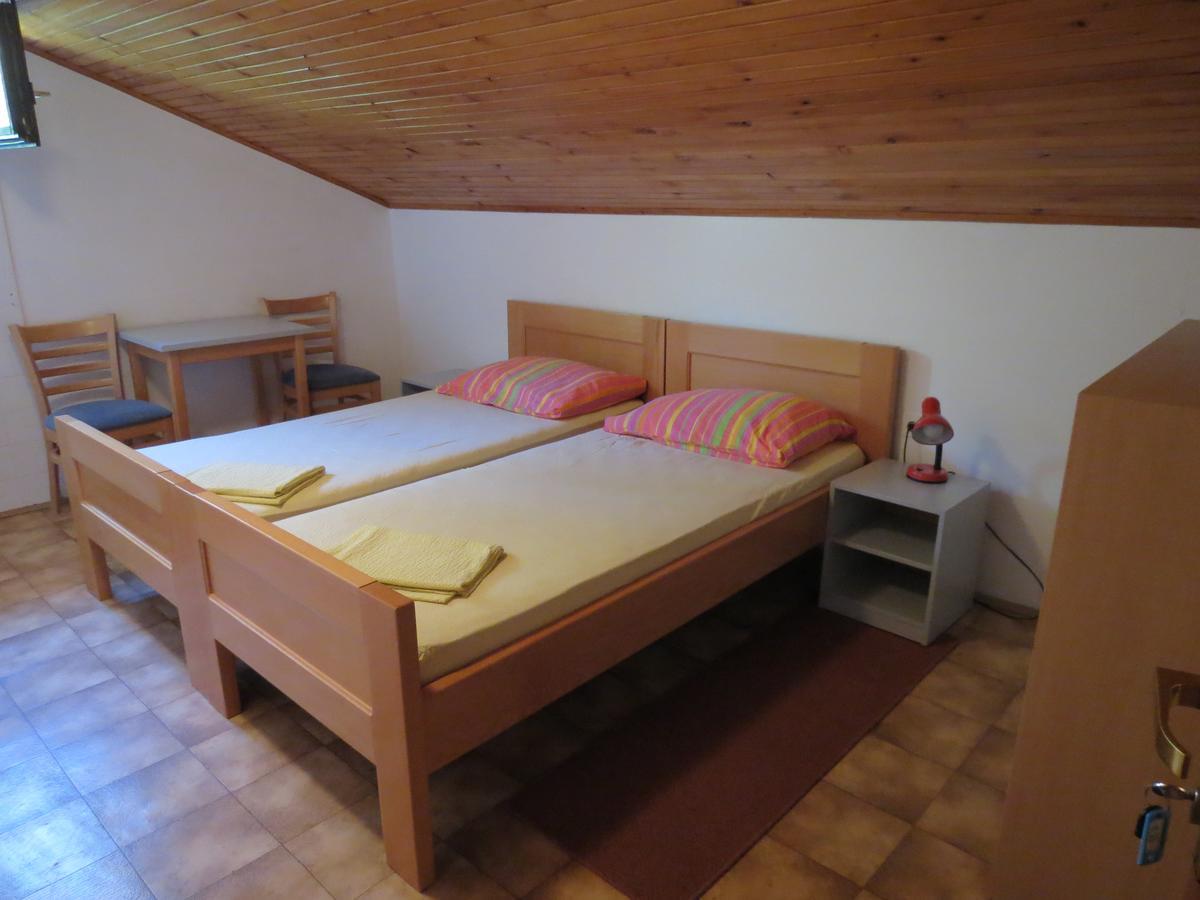 Hi Hostel Veli Losinj Exterior photo